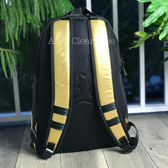 NWT Nike Reflector Backpack Gold Unisex AUTHENTIC - Picture 3 of 6